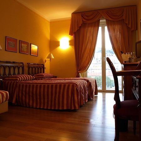 Hotel Firenze E Continentale La Spezia Bagian luar foto