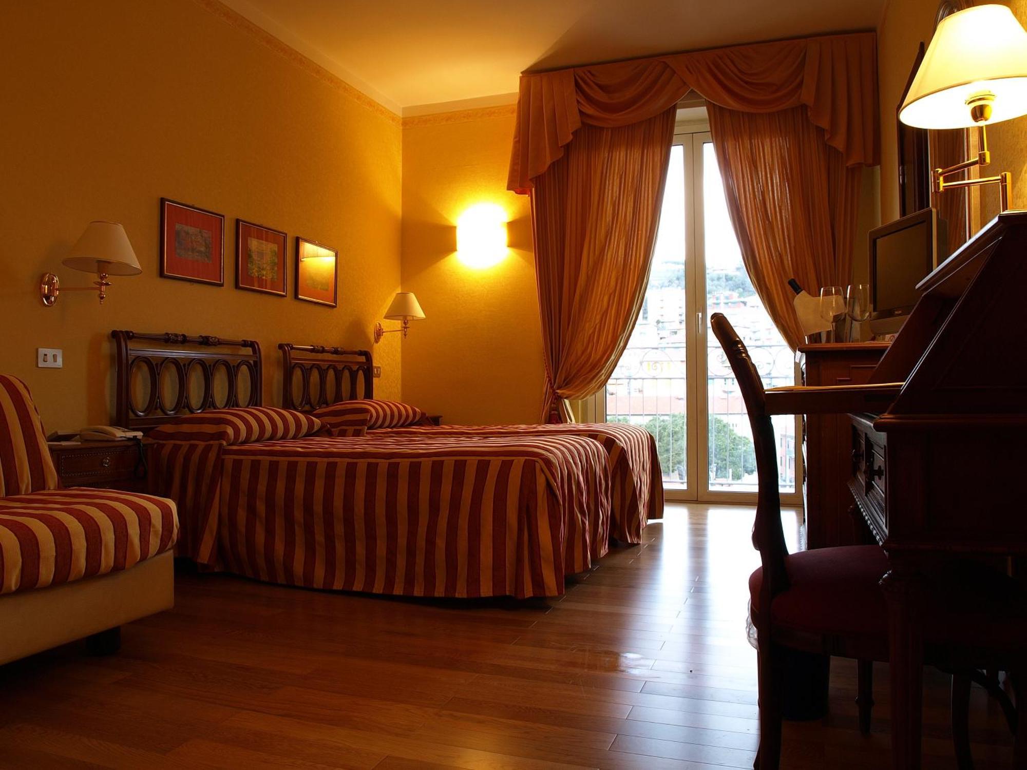Hotel Firenze E Continentale La Spezia Bagian luar foto