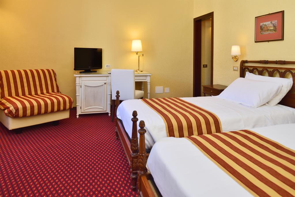 Hotel Firenze E Continentale La Spezia Bagian luar foto